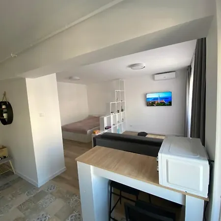 Yoko - Self Check-in, Ultracentral