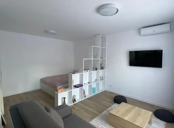 Daire Yoko - Self Check-in, Ultracentral *