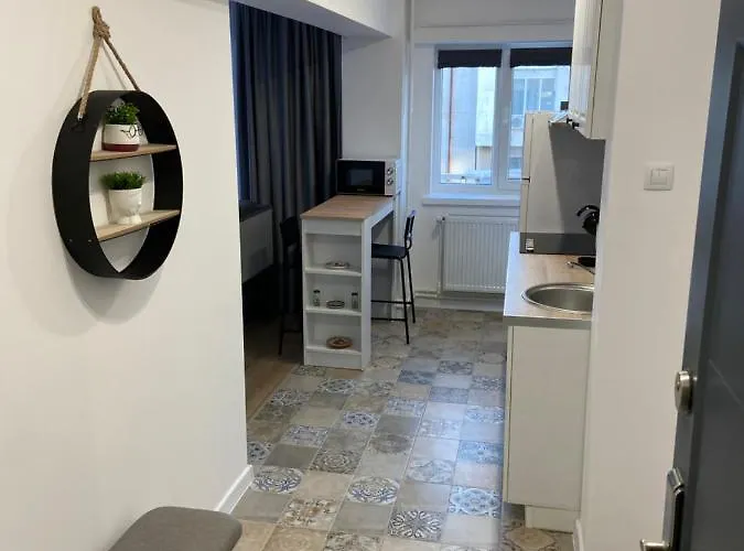 Daire Yoko - Self Check-in, Ultracentral *